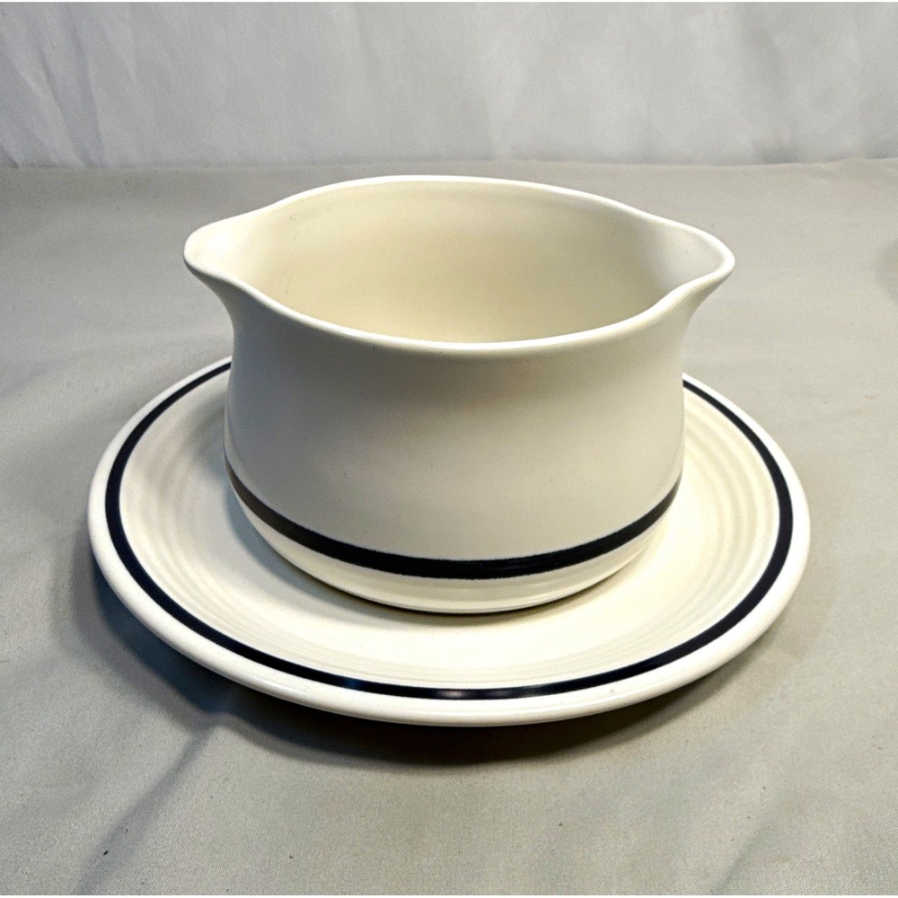 Town & Country Stoneware Gravy Boat w/ Underplate Blue Band, 20 oz 2pc